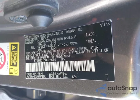 2017 Toyota Highlander Le z USA, uszkodzony, nr VIN 5TDZARFH5HS023286